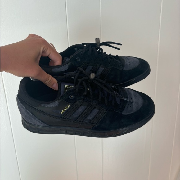 Adidas Arnold sneakers black and blue mens size 6.5 women’s size 8 - Picture 1 of 9
